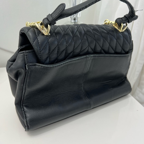 Bags Karl Lagerfeld Paris Agyness Black Gold Leather Crossbody Top
